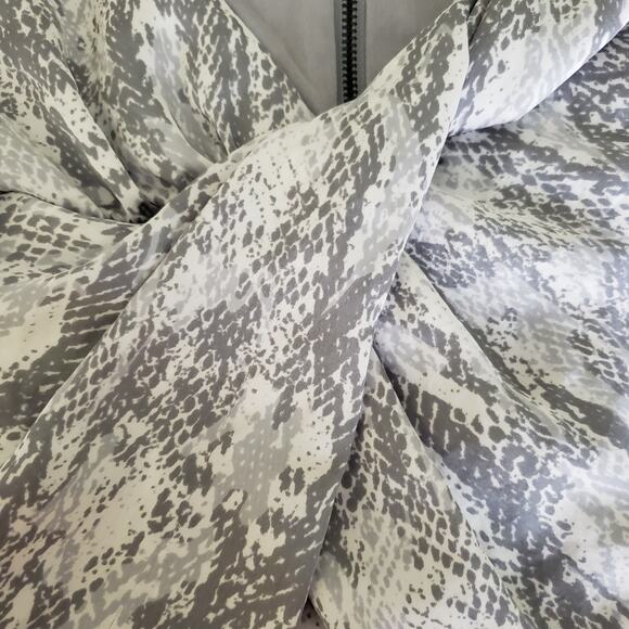 Alfani Gray/White Paris Chic Draped Snake Print Sleeveless Top XS NWT - Picture 8 of 10